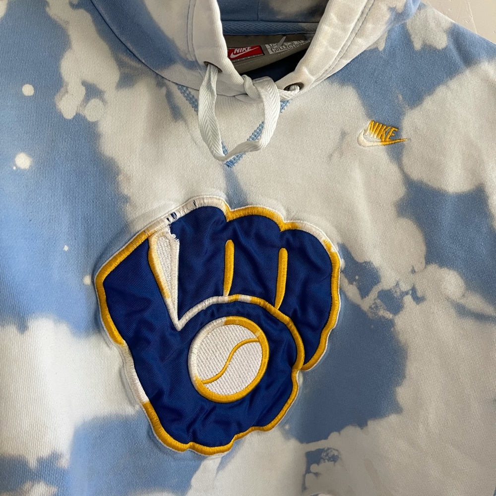 Vintage custom one of one Milwaukee Brewers hoodie - Picture 6 of 8